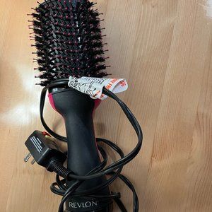 One-Step Hair Dryer & Volumizer Hot Air Brush - Revlon